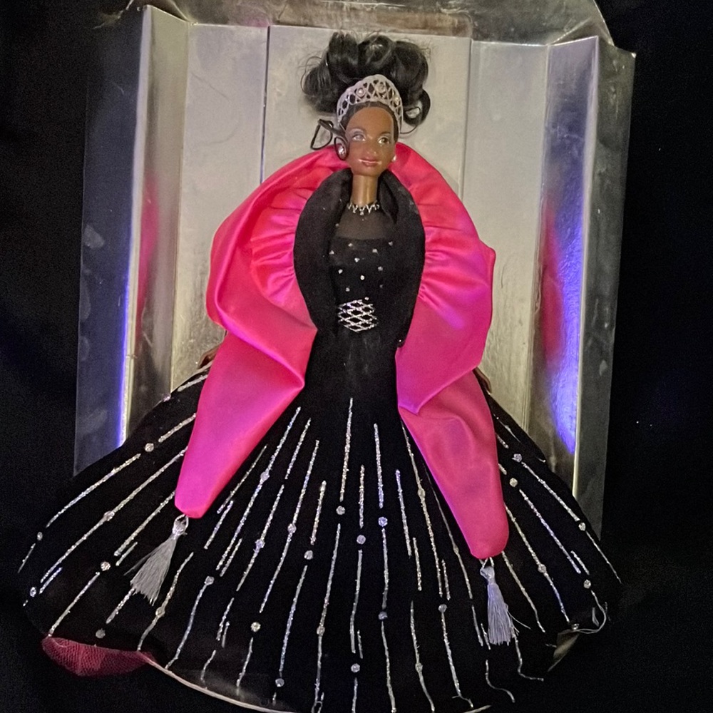 1998 Happy Holidays Barbie in excellent condition